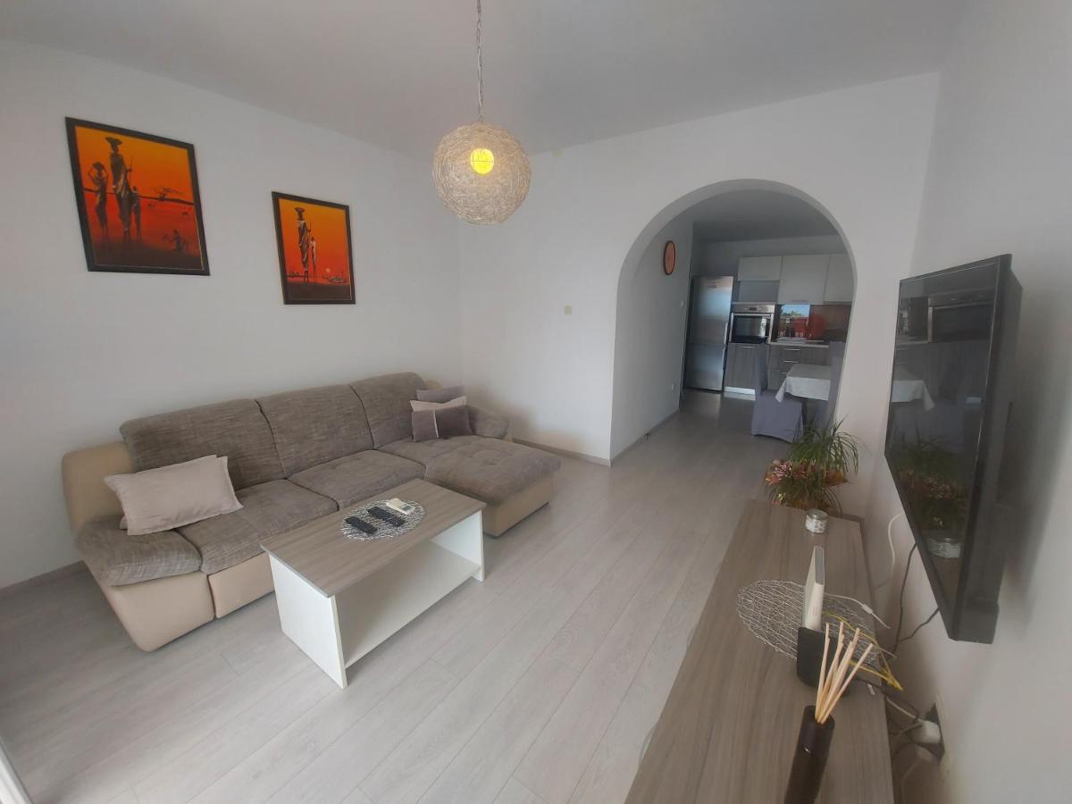 Apartments Kricin 14 Laura Baska  Bagian luar foto
